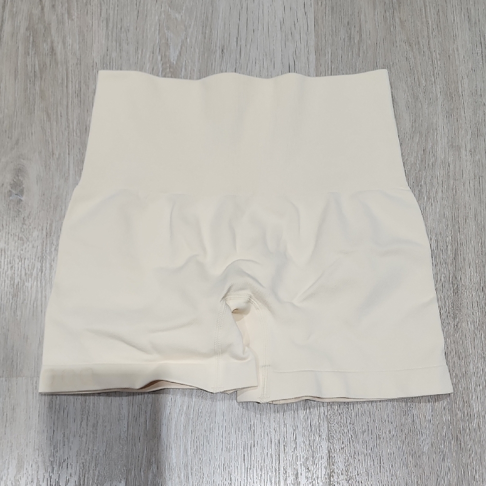 Seamless OQQ Beige Shapewear New Medium
